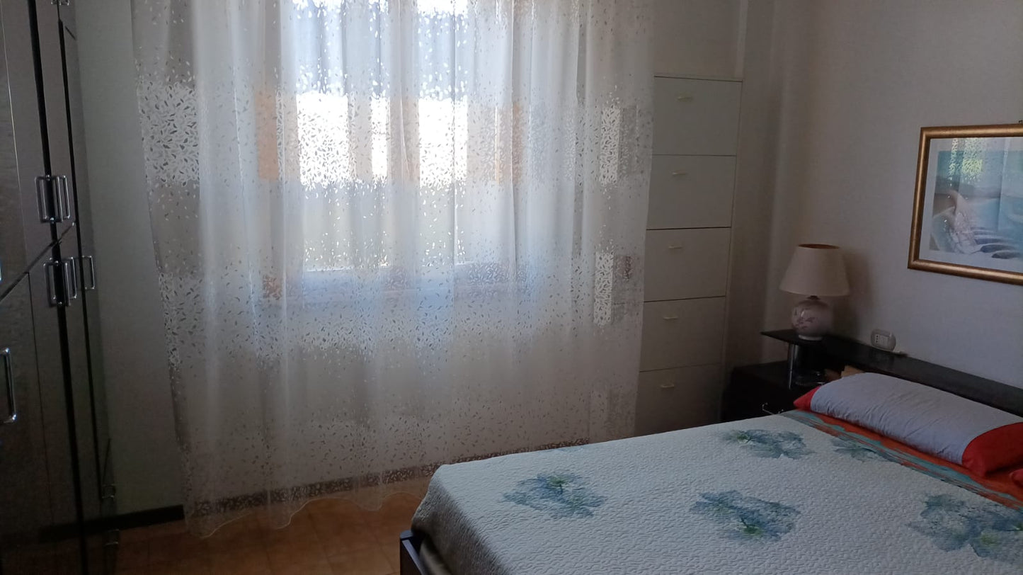 Tenda alta 3mt devore' laccata bianca con trasparenze disegnata e progettata in Italia