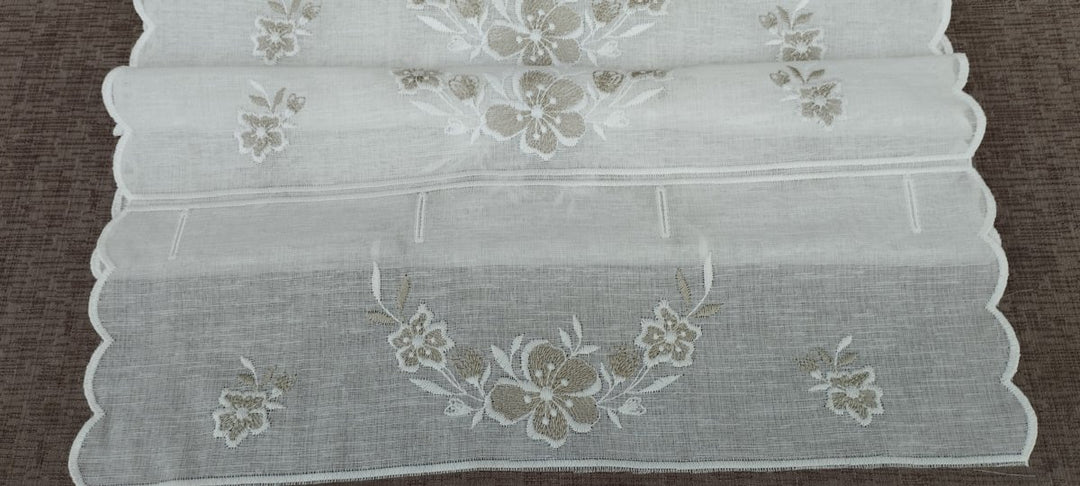 Tendina modulare taglio orizzontale a vetro Grecale ricamata color beige