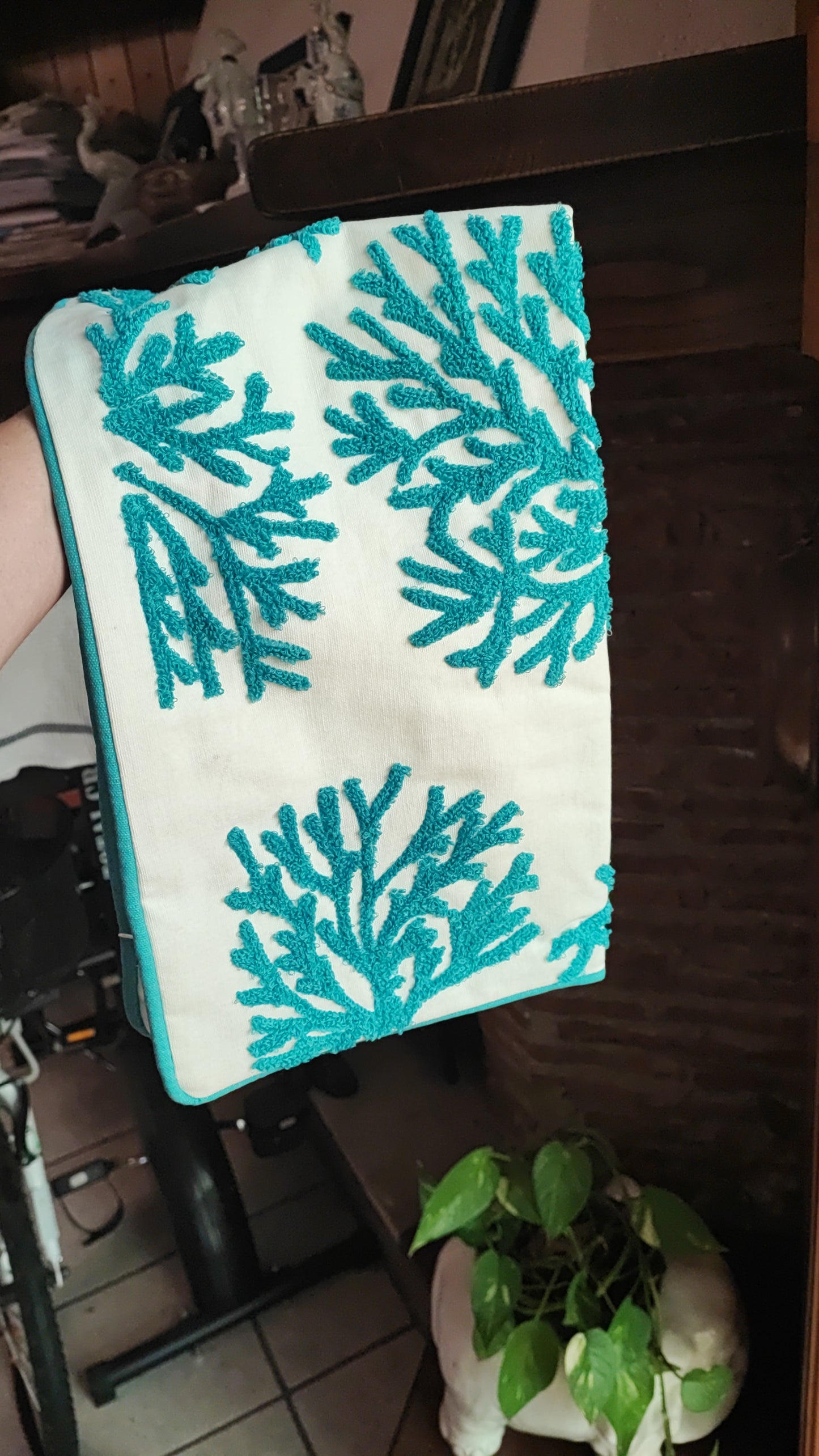 Fodere con Corallo small sia con cuscino interno 45x45 che senza ricamo punto in spugna e piping 100% cotone