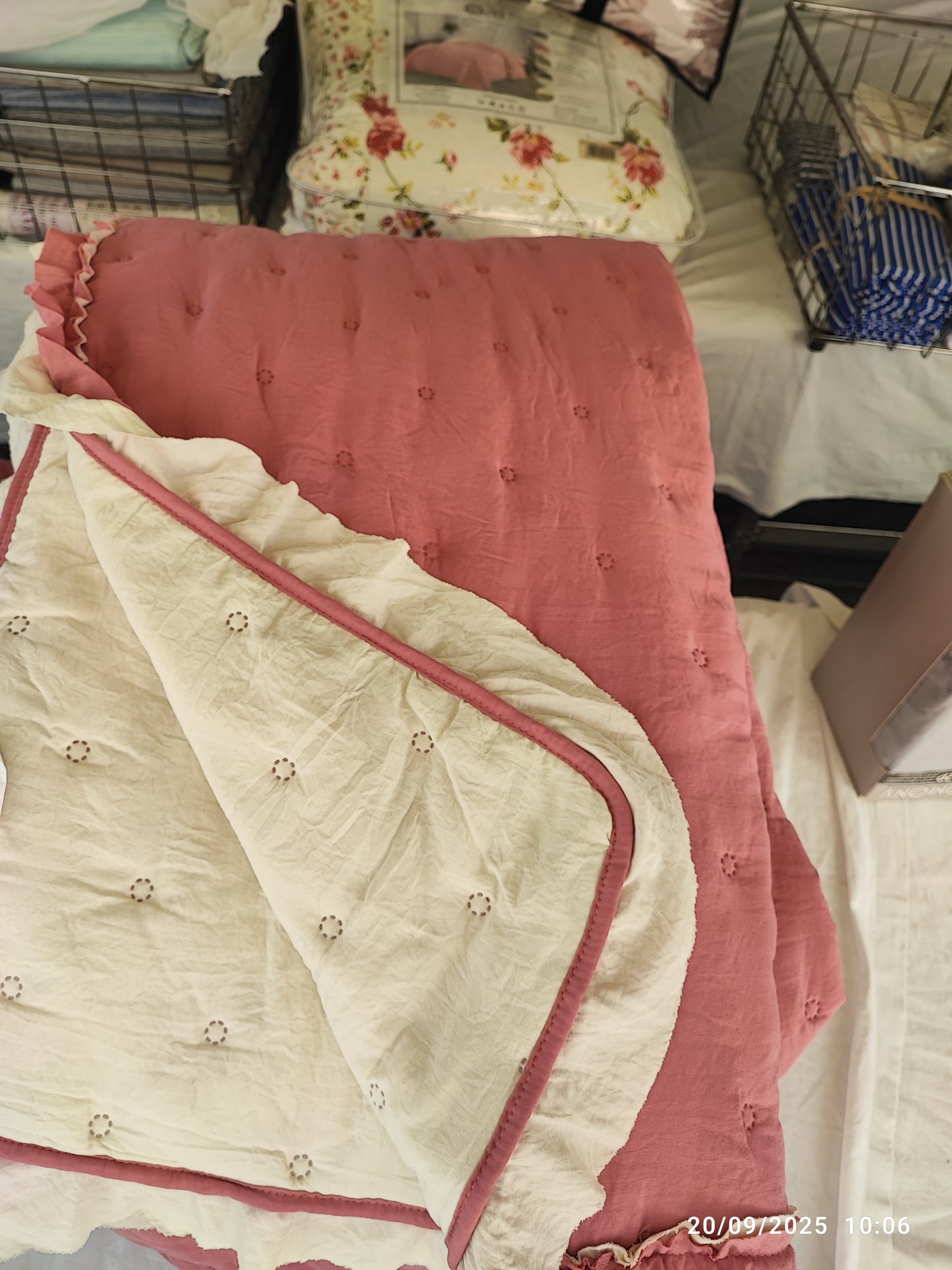 Art Deco Two-Tone Voilà Quilt, Solid Color Double Face