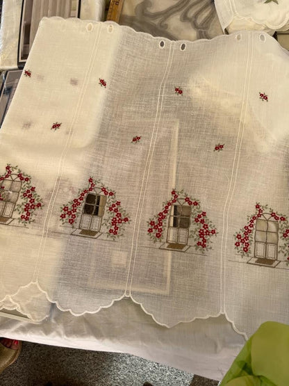 Tendina Tirolese e mantovanina  disegno finestre alta MT 1.50