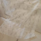 Tendina confezionata larga 60 cm, ricamata sul grigio