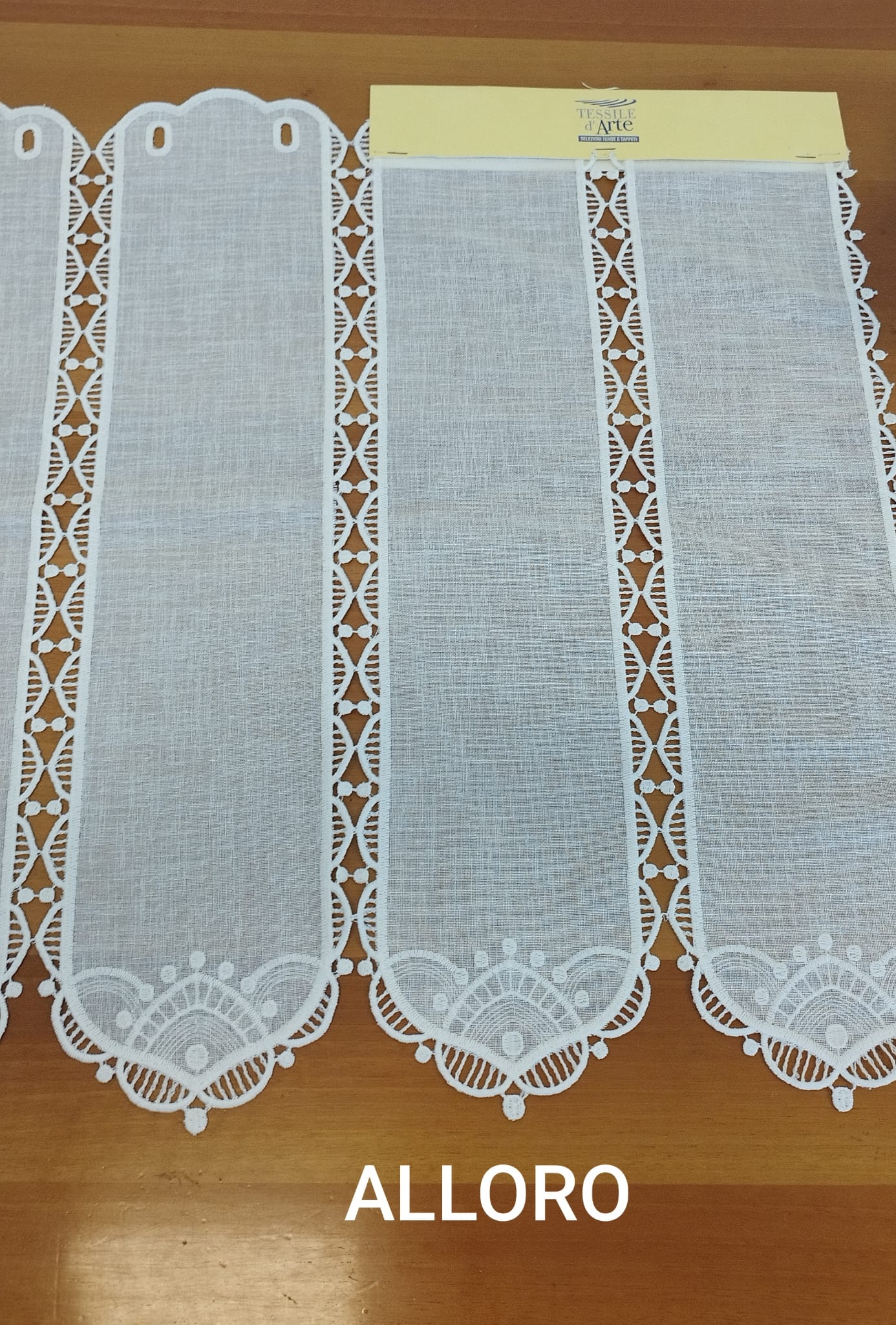 Tendina Tirolese  Alloro h 240 lino e macramè