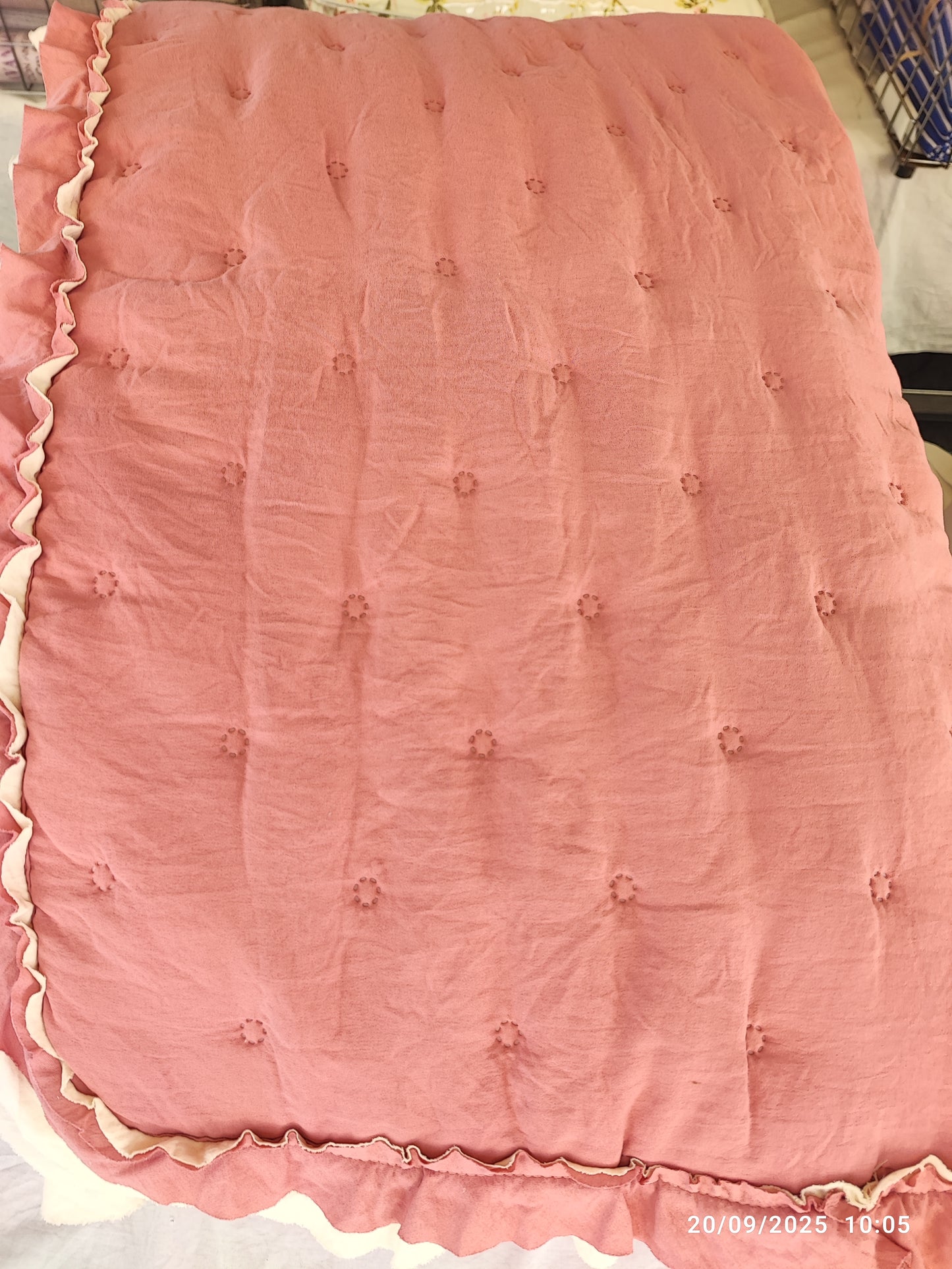 Art Deco Two-Tone Voilà Quilt, Solid Color Double Face