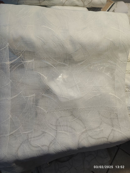 tendina confezionata ricamata bianco su bianco  larga 60cm