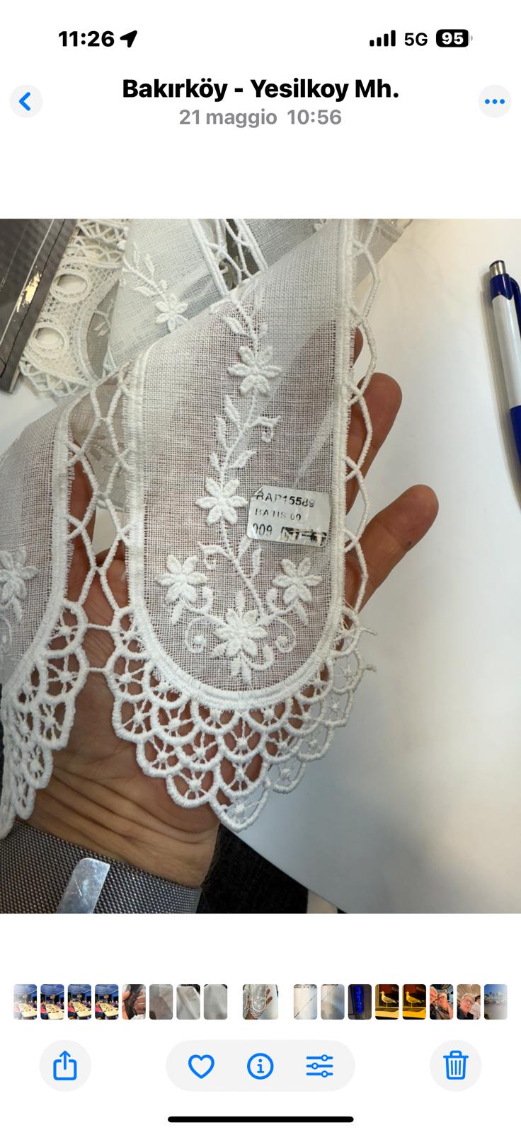 Tendina tirolese h 60 lino e macramè, ricamata in rilievo produzione italiana