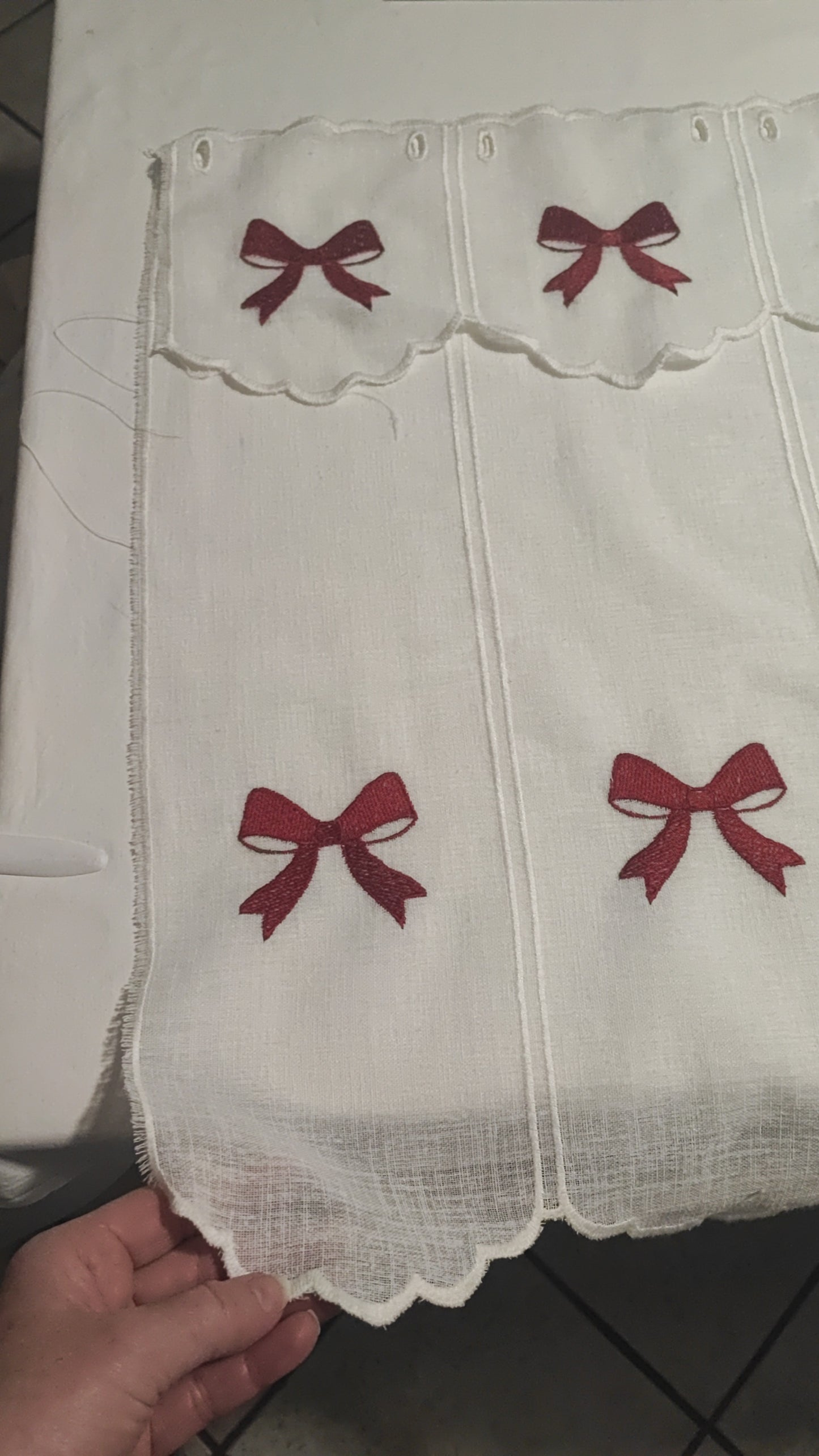tendina h 60 e mantovanina  fiocco rosso produzione italiana